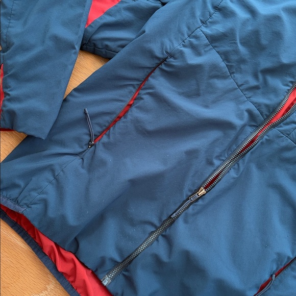 Patagonia Kids' Puffer Jacket in Blue and Red - Picture 6 of 9